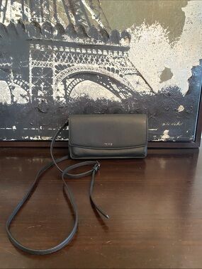 Authentic Tumi BELDEN Wallet Crossbody